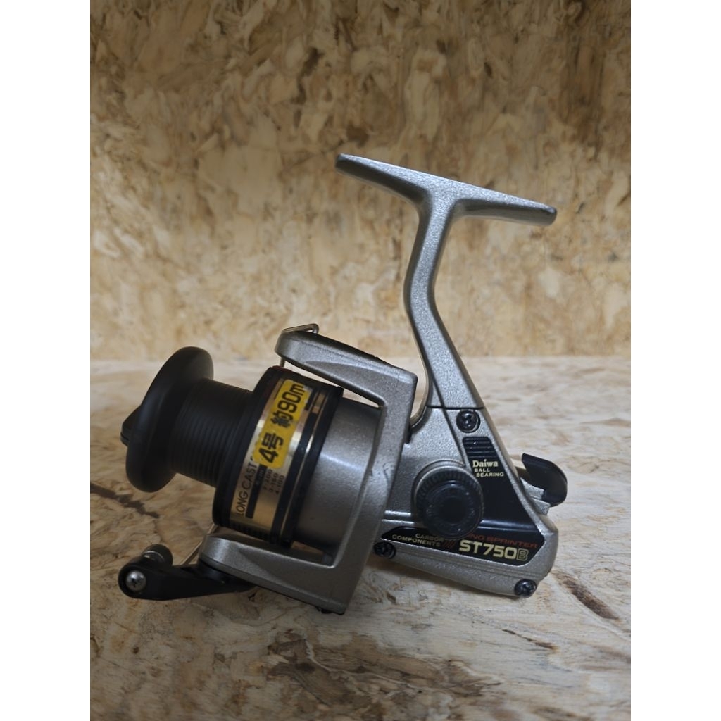 reel spinning daiwa long cast spool st 750 b (d-130)