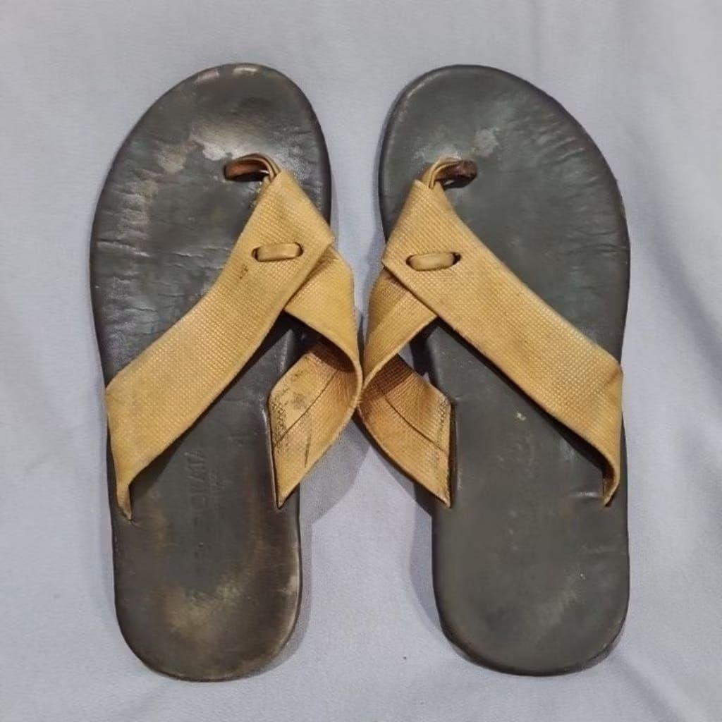 Sandal Kulit Asli DEMOCRATA Garage Brazil