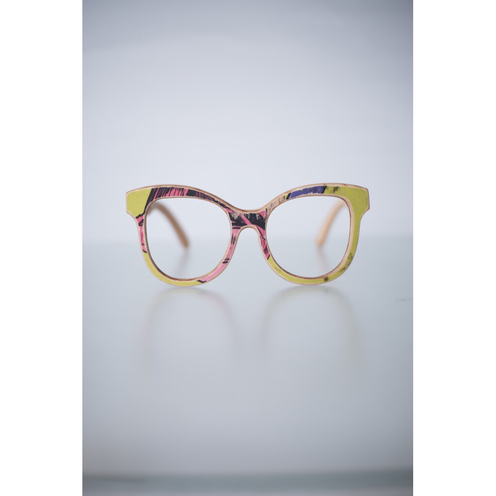 Kacamata kayu bekas skateboard