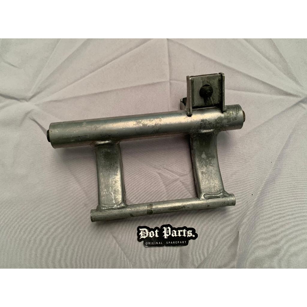 Engine Mounting Ayunan Mesin Beat Karbu / Scoopy Karbu Original Copotan