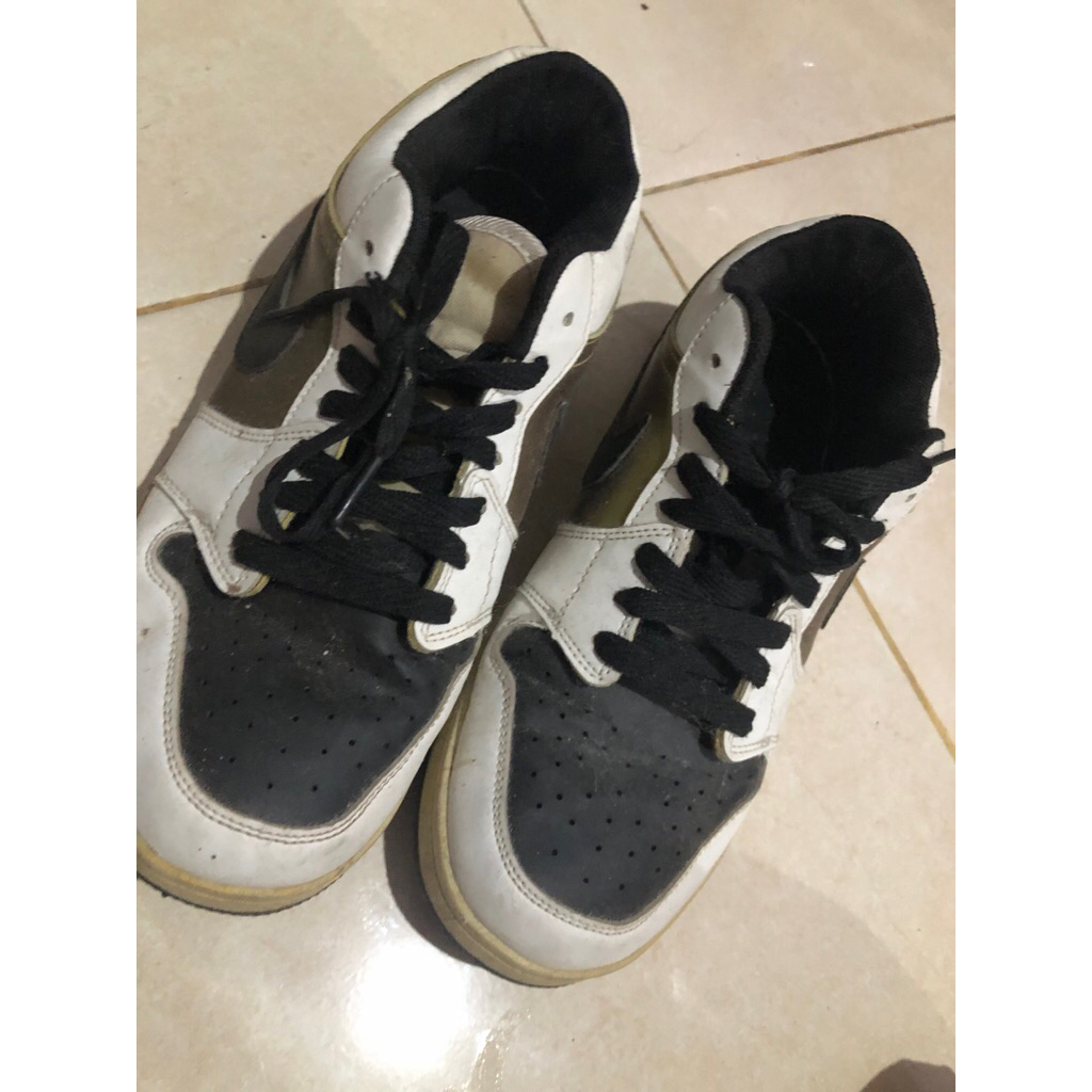 sepatu jordan gold pl