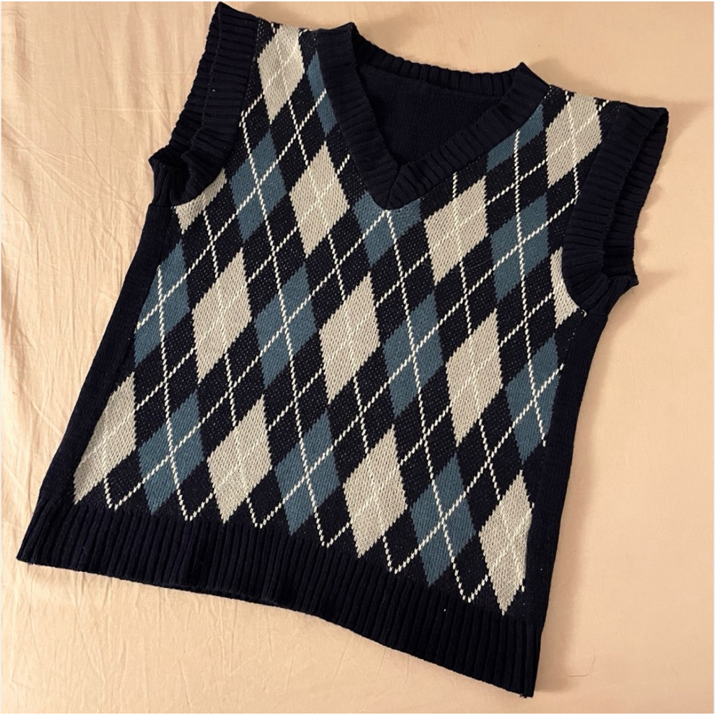 blue knit argyle top/vest