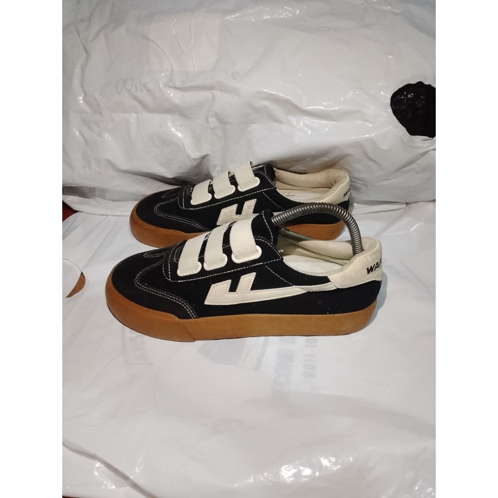 sepatu new non box warior size 40