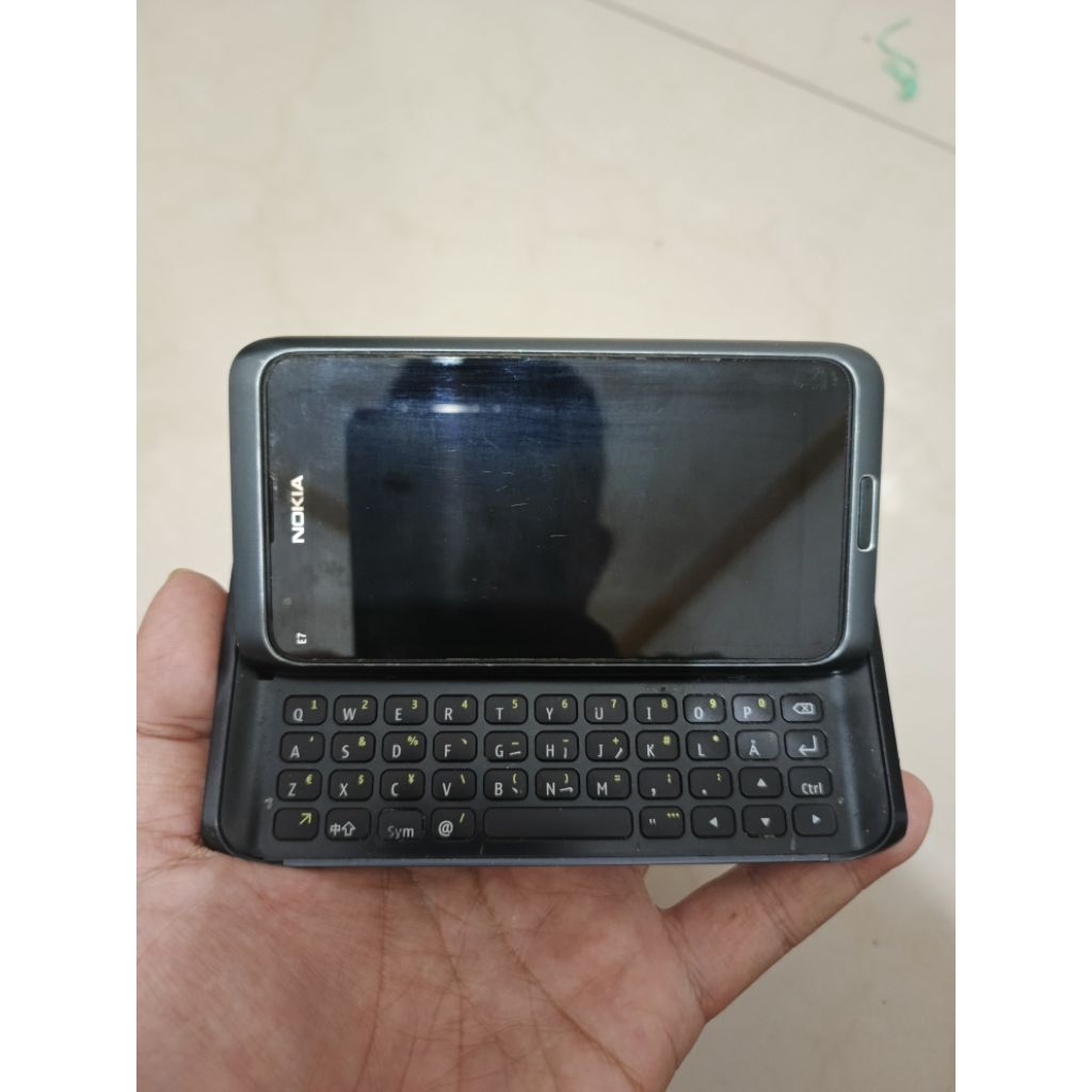 Nokia E7 - 00 Communicator Batangan Kesing Besi Retro Istimewa Bahan Gambling Original Mulus Jadul L