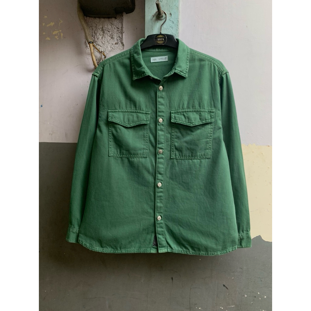 kemeja outer pria Zara boxy lengan panjang preloved