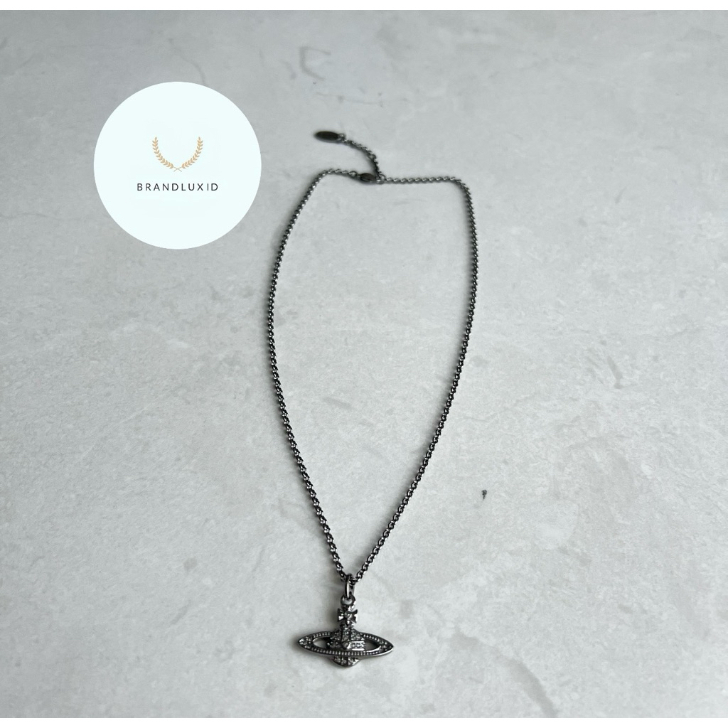 Vivienne westwood mini bas relief pendant necklace in ruthenium black diamond