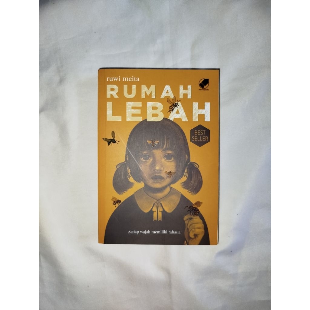 [Preloved Novel] Rumah lebah - ruwi meita