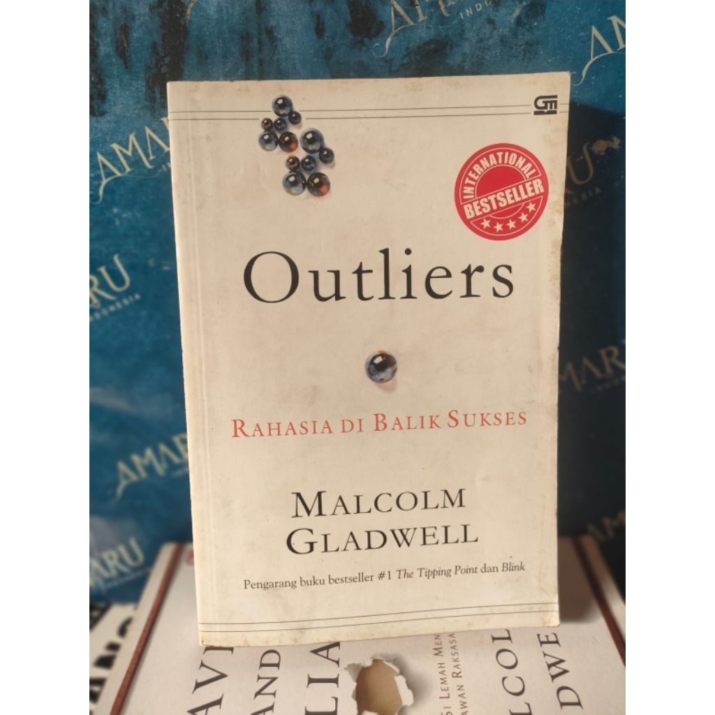 ORIGINAL BUKU OUTLIERS RAHASIA DI BALIK SUKSES MALCOM GLADWELL