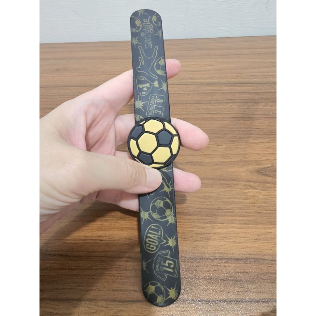 PRELOVED ORI SLAP BAND SMIGGLE FOOTBALL / SECOND