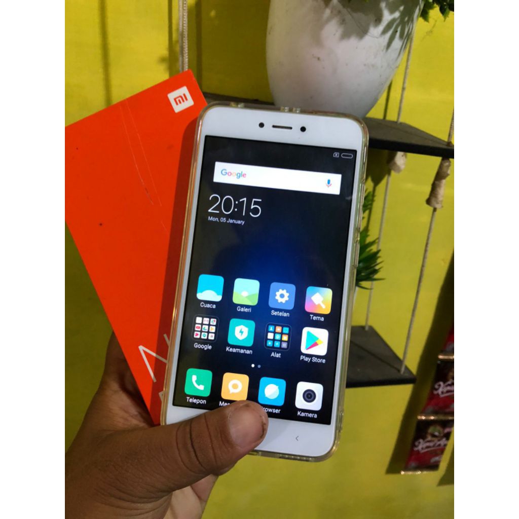 Xiaomi Redmi note 5A handphone second kondisi normal siap pake bergaransi ram 2/16