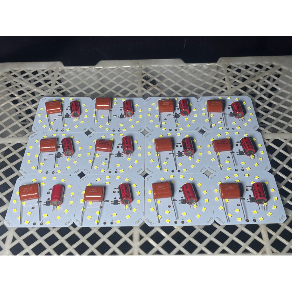 pcb lampu led dan komponen lampu led 20 watt AC 220 tinggal rakit nyala