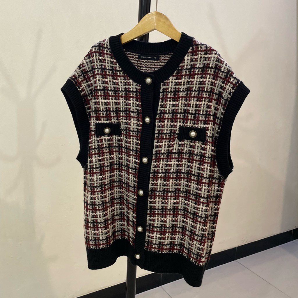 preloved vest knit the executive