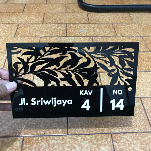 Nomer Rumah Akrilik Motif Daun Lubang Cutting laser