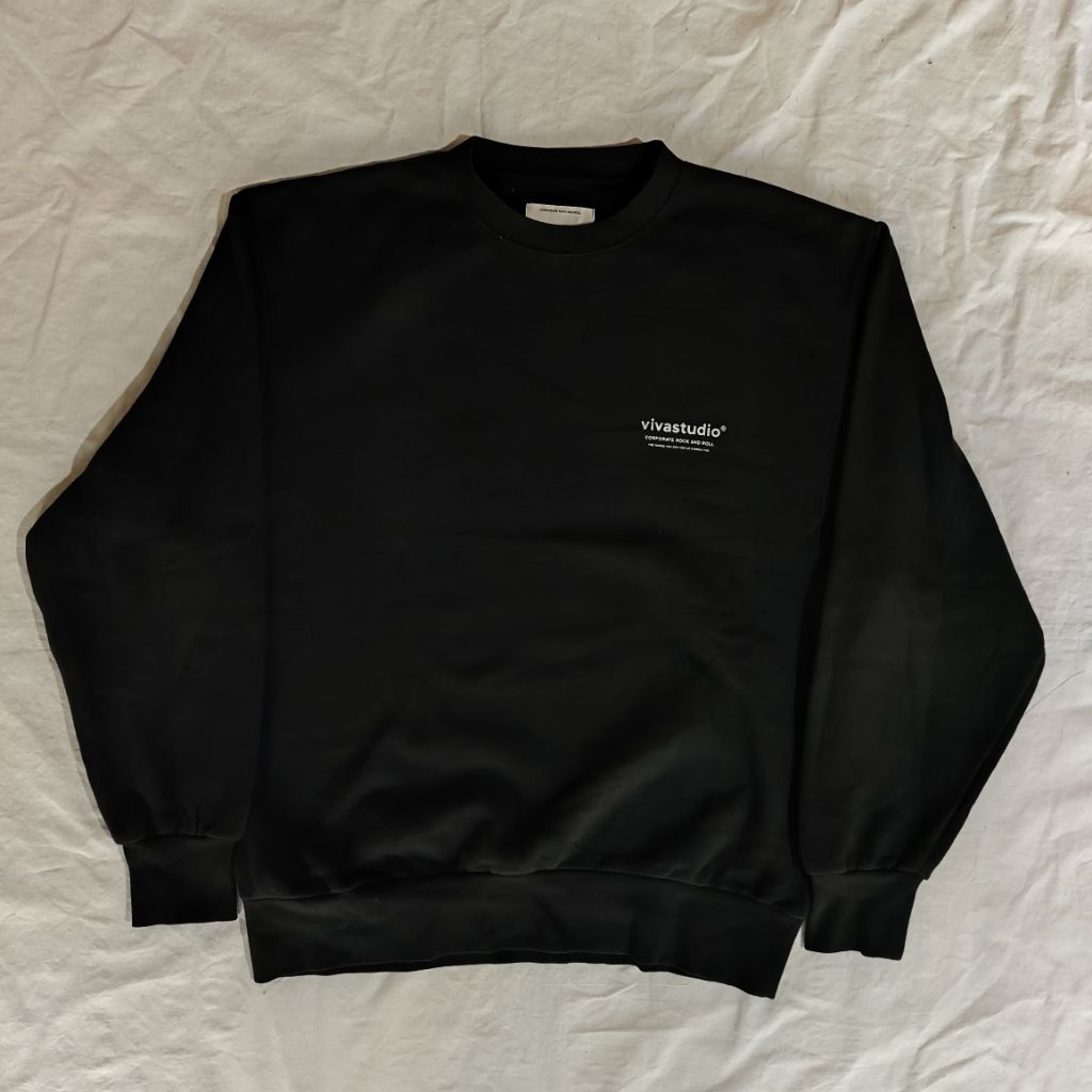 Crewneck Vivastudio Hitam