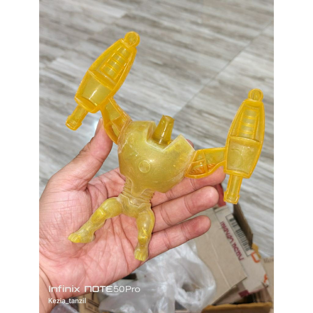 ACTION FIGURE FIGUR MONSTER BENTEN BEN TEN BEN10 BEN 10 YELLOW YELOW KUNING ARMODRILLO ARMODRILO OMN