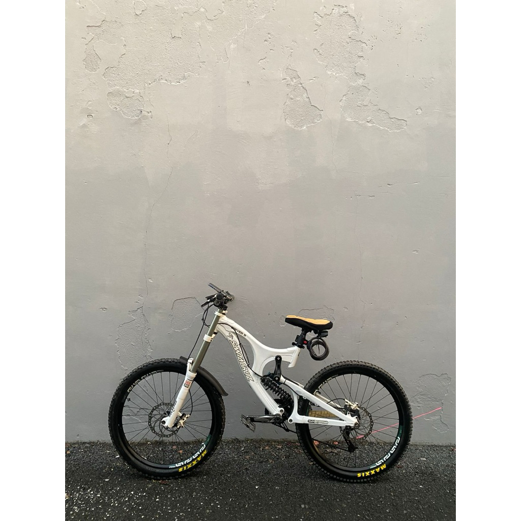 Sepeda Downhill fullsus SANTACRUZ -driver 8