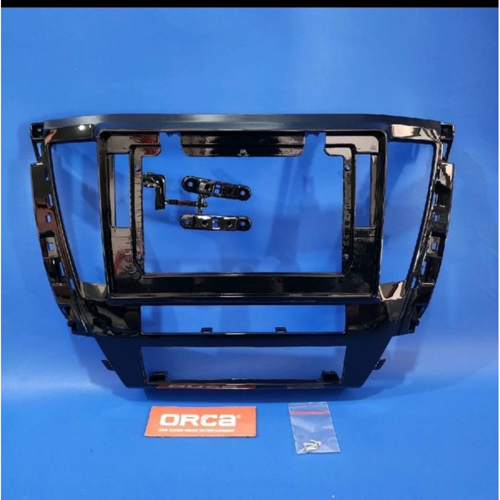 Frame head unit tv mobil android 9 inch mobil mitsubishi pajero 2021-2026