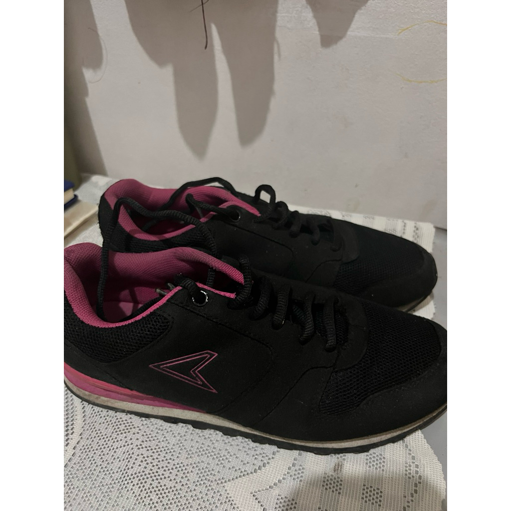 Sepatu Power - by Bata