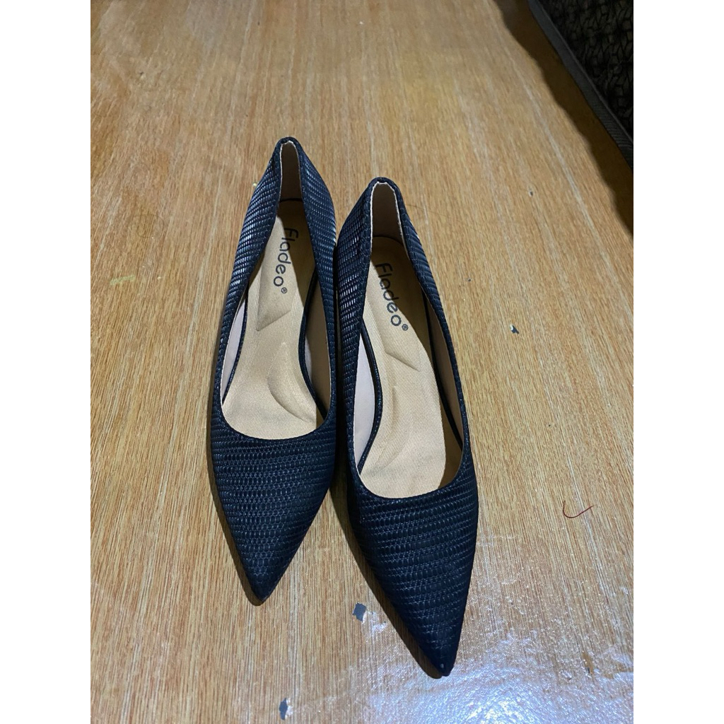 heels fladeo hitam