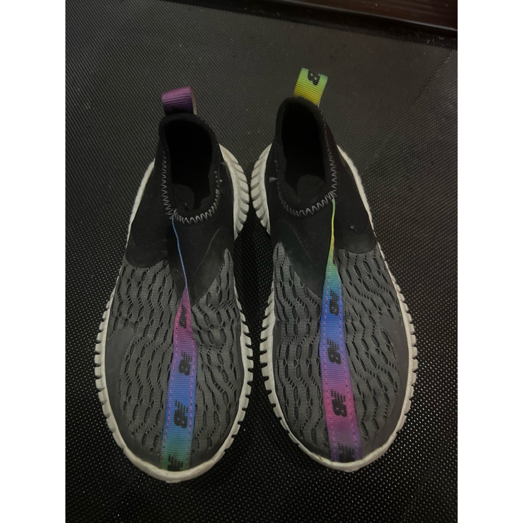 preloved new balance anak warna hitam