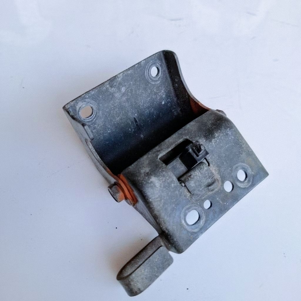 breket dudukan jok HONDA PCX 125/150 CBU THAILAND BOHLAM original