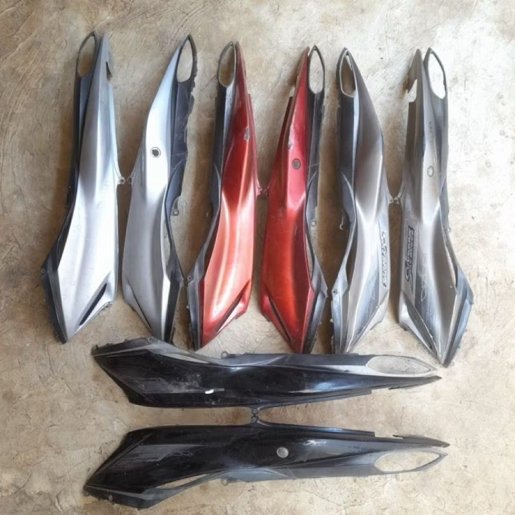 COVER BODY BELAKANG SATU SET SUZUKI SKYDRIVE 125 ASLI COPOTAN