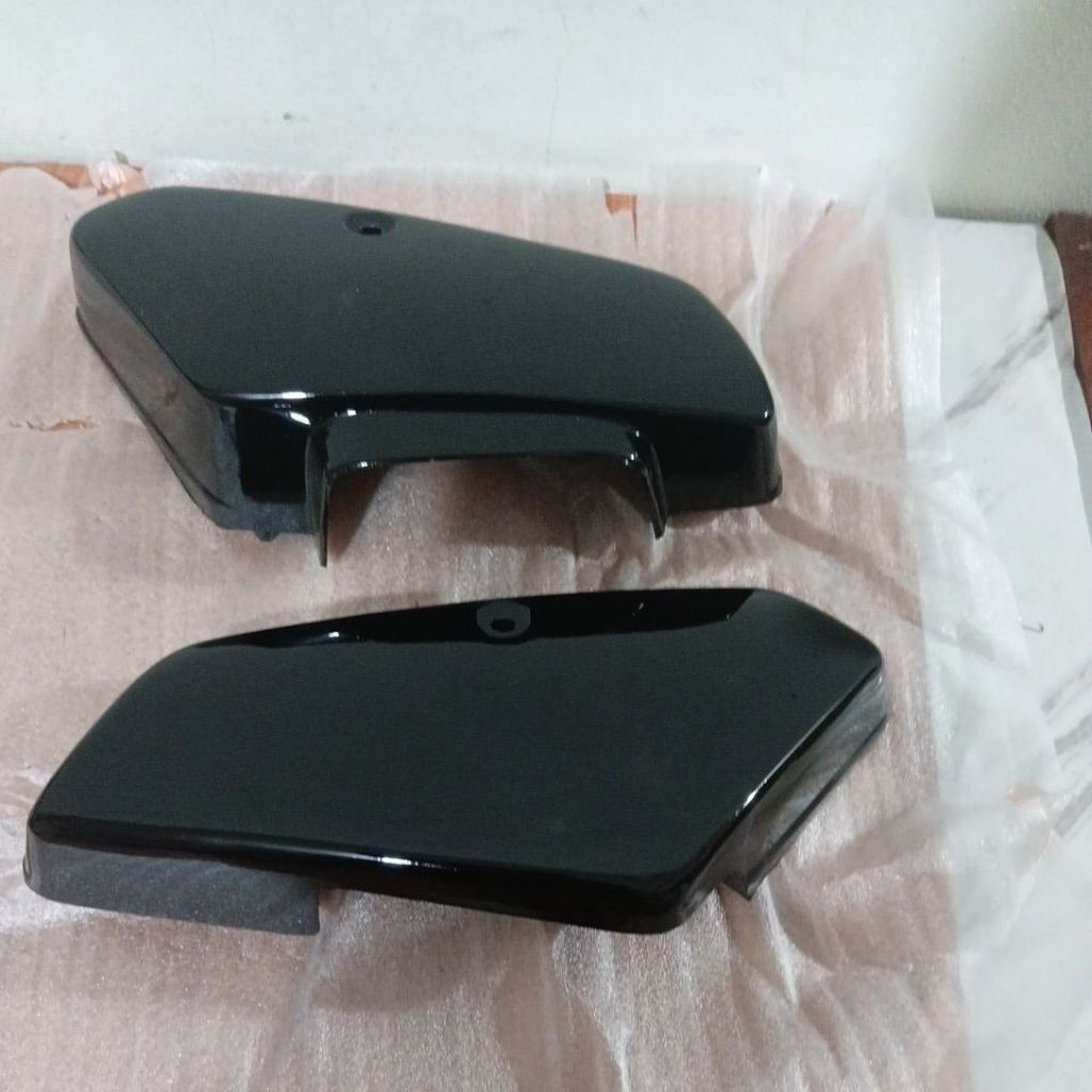 Tutup Box Aki C700 Set Kanan Kiri Cover Body Kecil Hitam & Merah