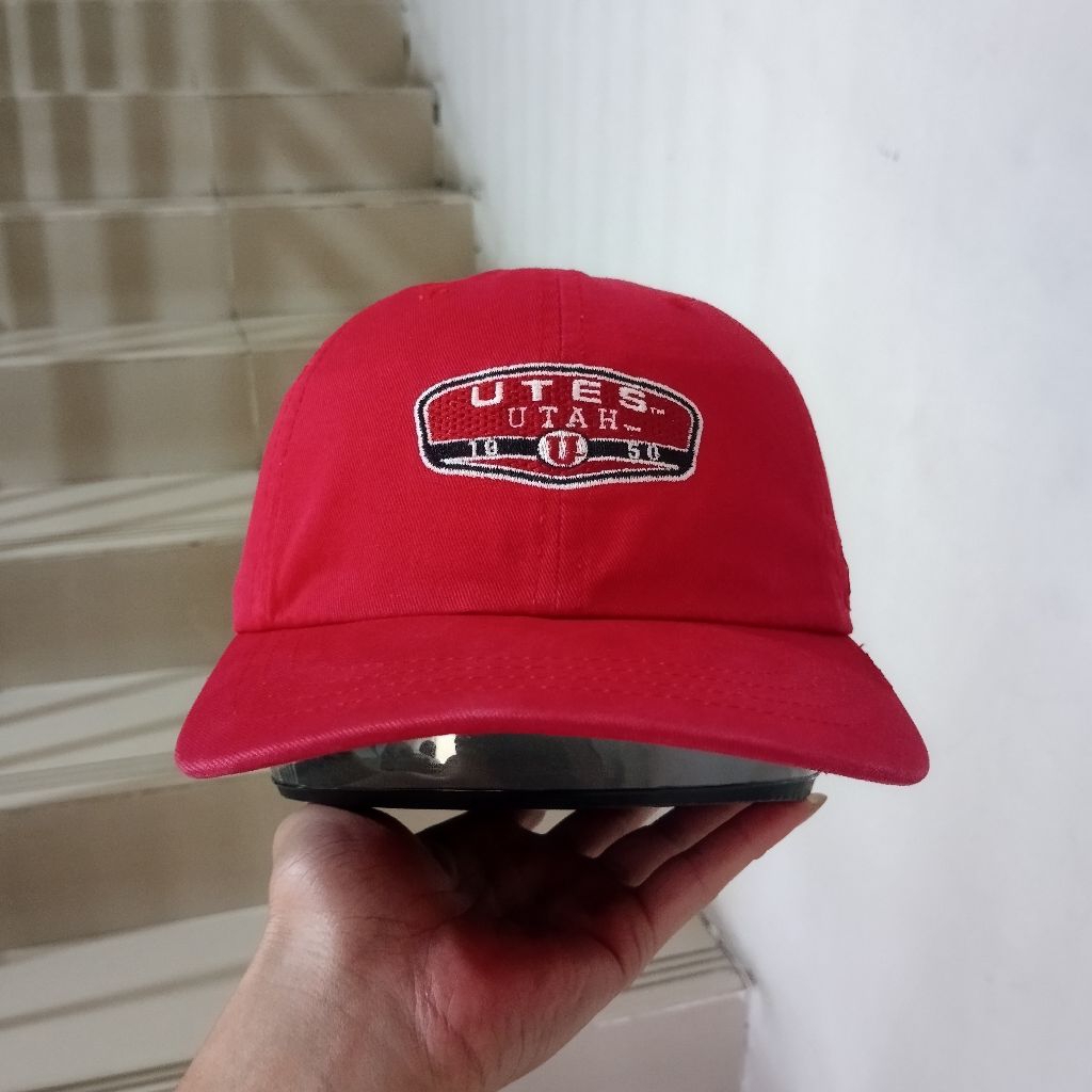 TOPI THRIFTING PRIA SIMPLE CAPS BRAND ZEPHYR