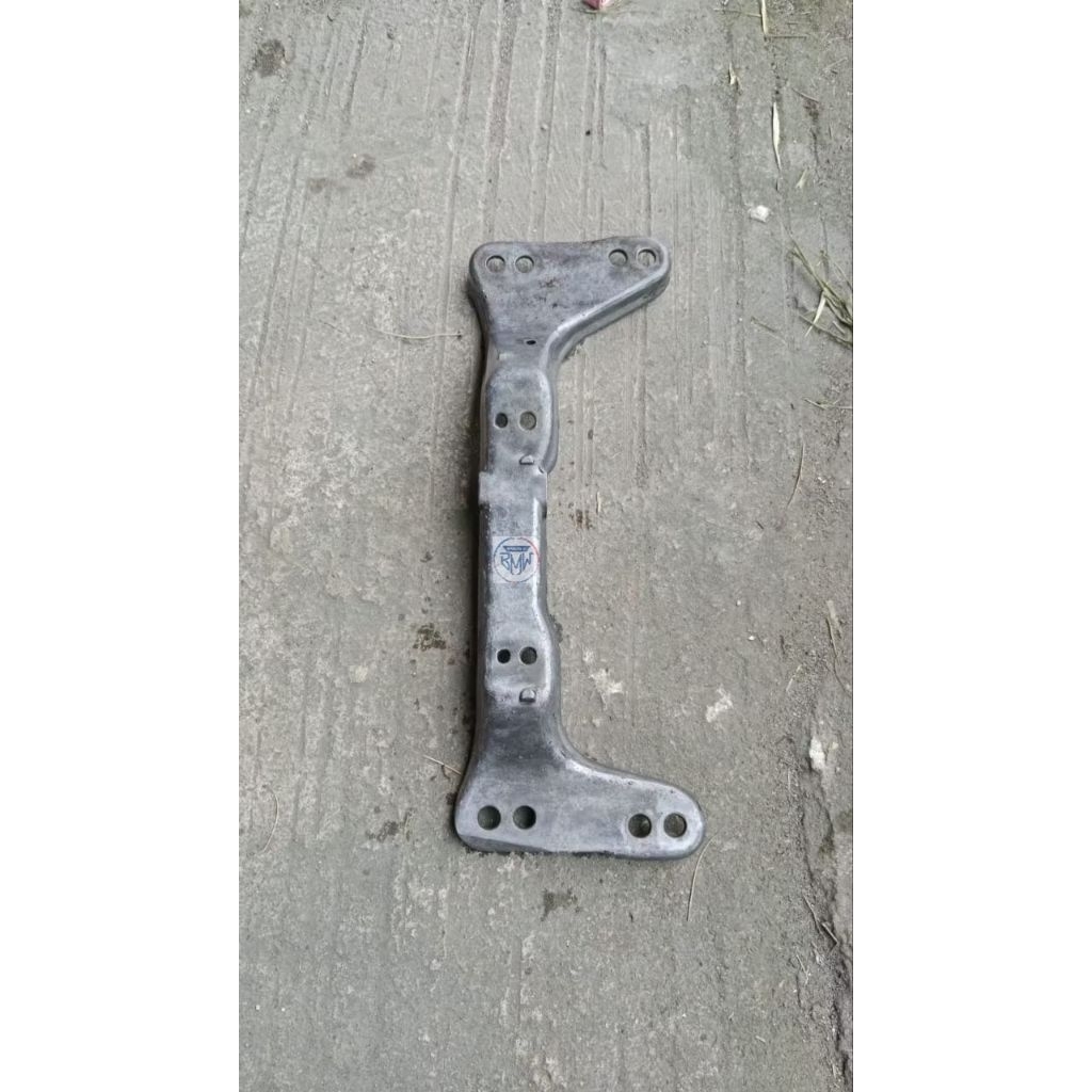 Bracket Transmisi Matic Bmw E36