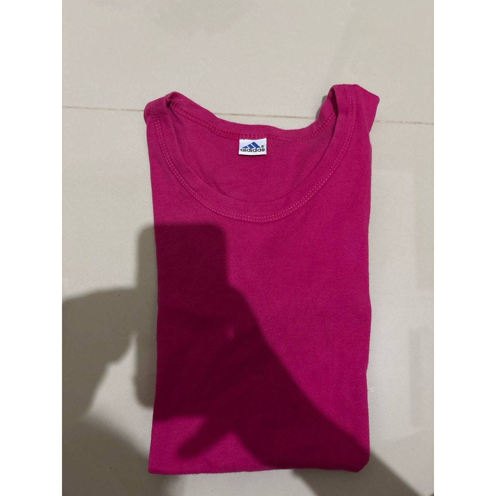 kaos Adidas wanita
