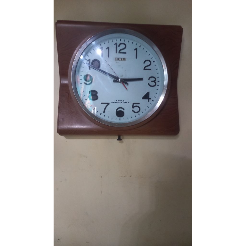 Jam kuno acto transistor japan