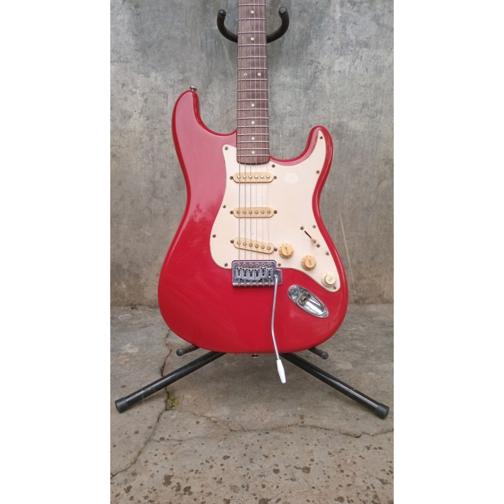 gitar squier bullet