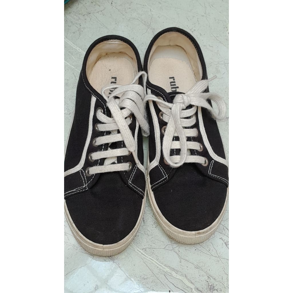 rubi sepatu wanita