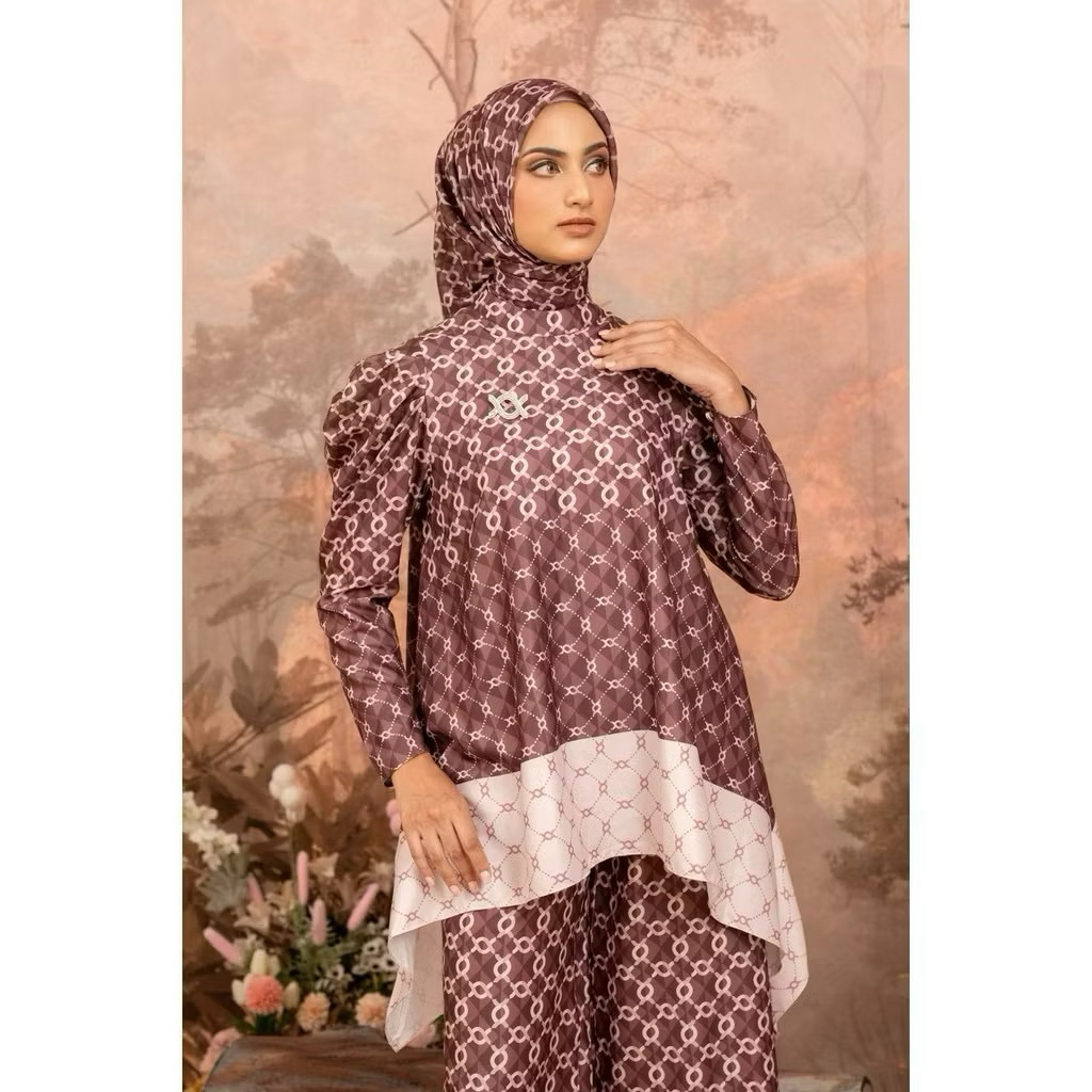 calya blouse wearing klamby  (pl)