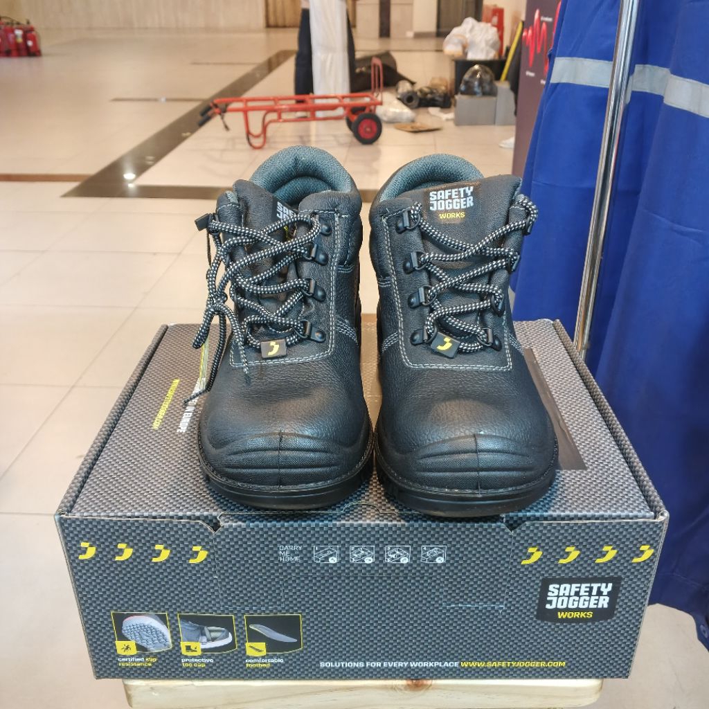 Sepatu Jogger Work Bestboy 231 S3 / Sepatu Safety Jogger  Dengan Baja Anti Slip
