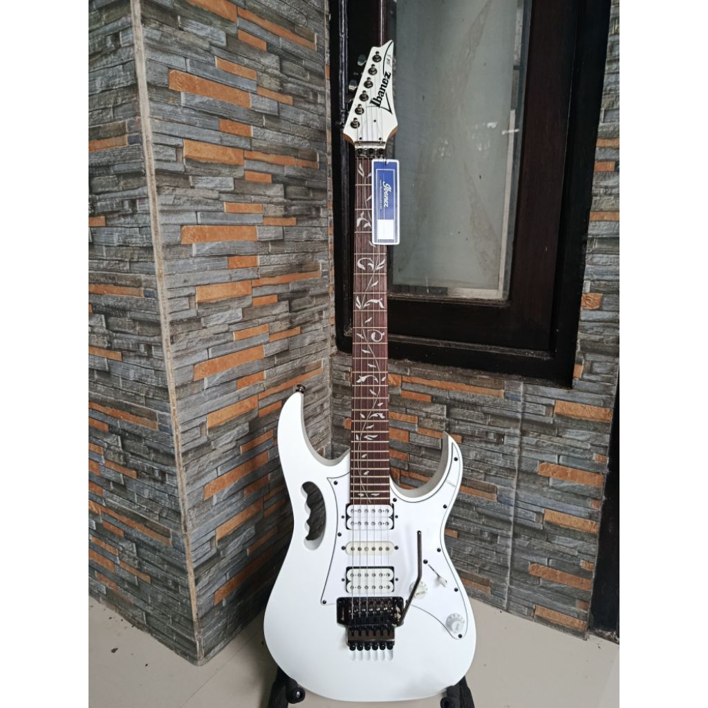 Ibanez jem jr original indo kondisi seken like new