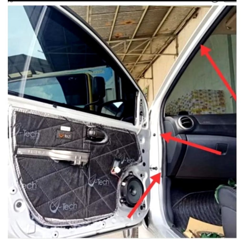 Karet balon body karet bagasi belakang mobil Toyota voxy