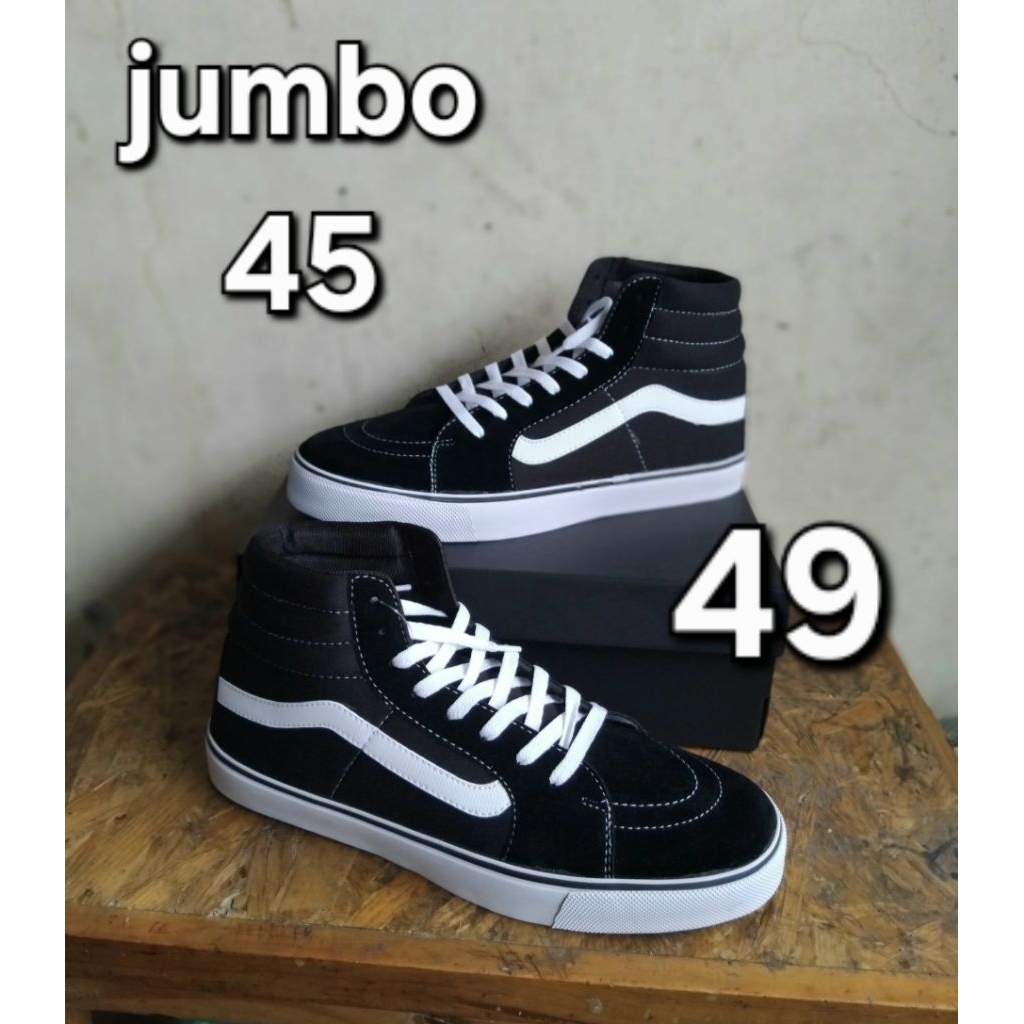 SEPATU SNEAKER BIG SIZE 45-49 BESAR JUMBO PRIA TERBARU HITAM PUTIH.