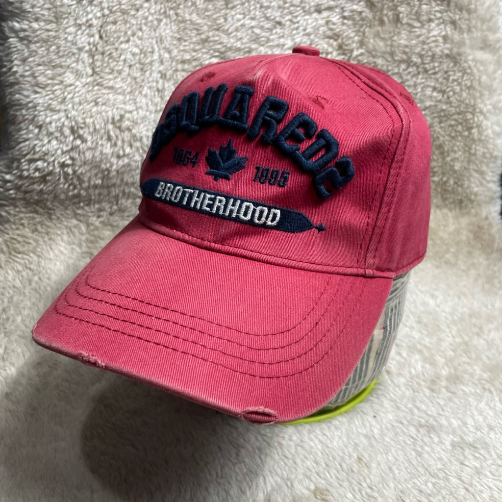 Cap / Topi DSQUARED2 original Made in Italy warna merah marron