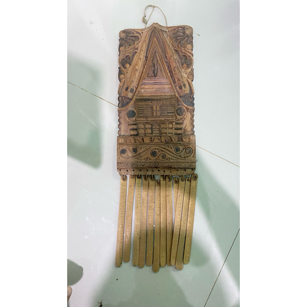 PL Kalender Kayu Gantung Batak Vintage Berbunyi pajangan dinding