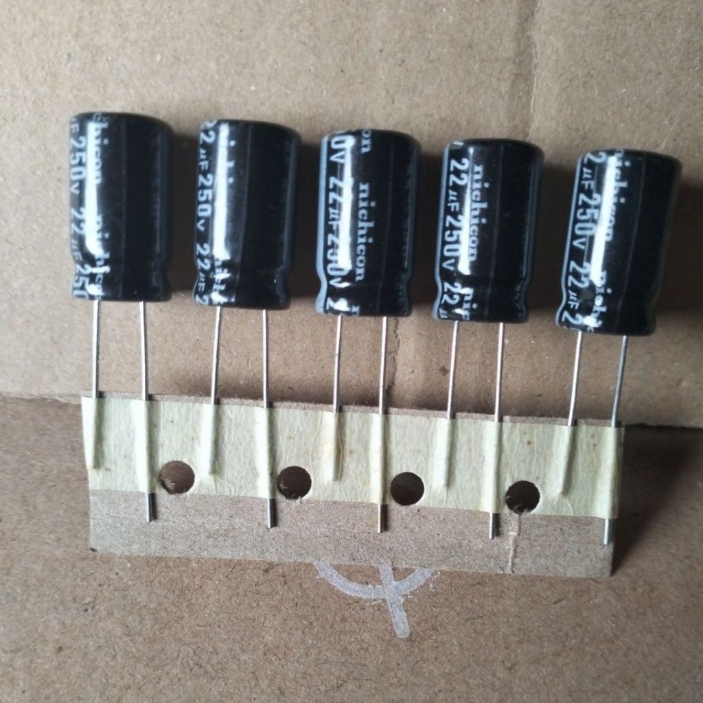 KAPASITOR ELCO 22 UF 250 VOLT NICHICON ORIGINAL