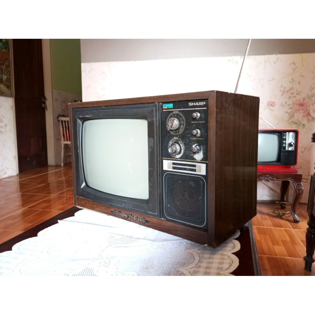 Televisi TV Jadul Merk SHARP Ukuran 14 Inch Antik Vintage Lawas Tua Kuno Retro