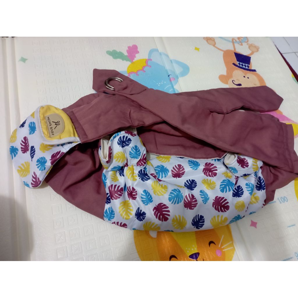 PL gendongan bayi moms baby