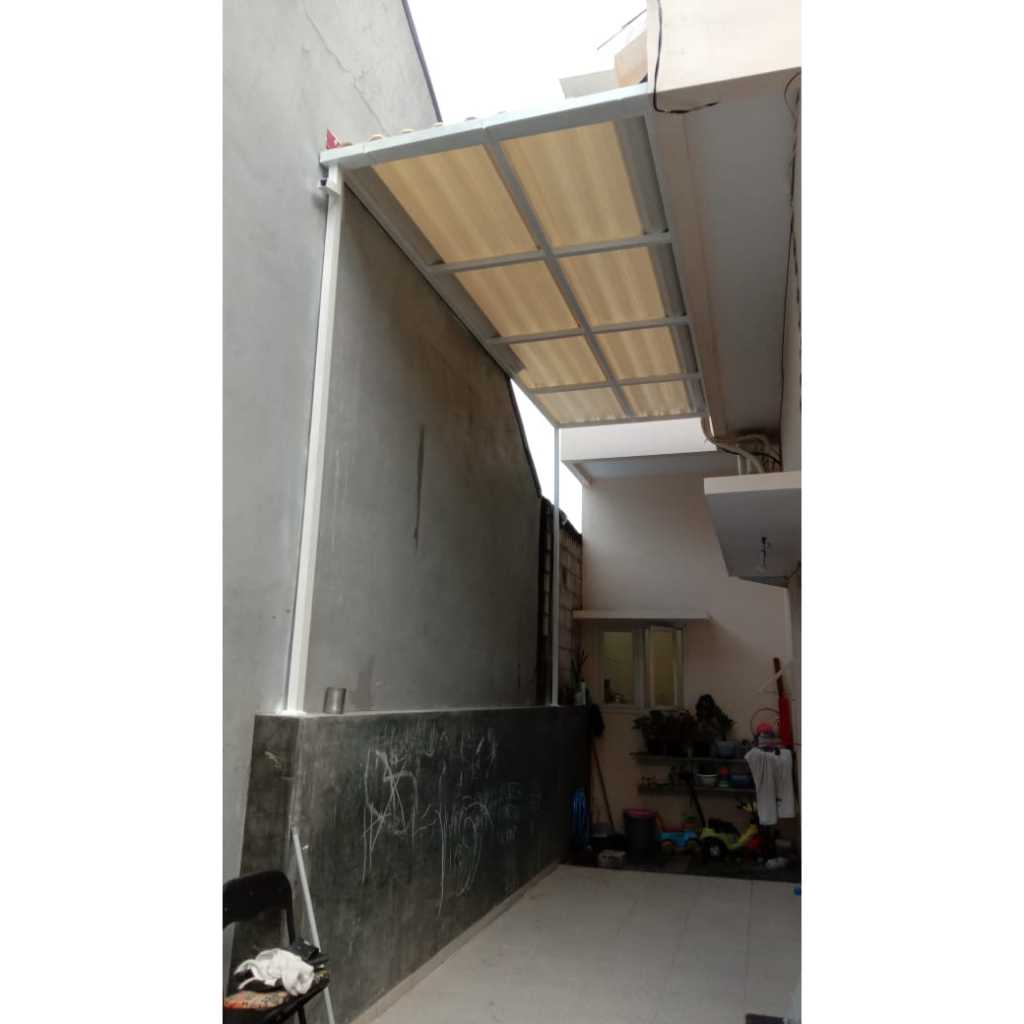Kanopi Samping Rumah Modern Semi Transparan