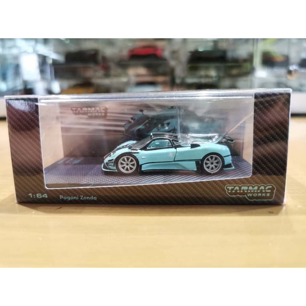 64 Tarmac Works Pagani Zonda Cinque Coupe Carbon Edition
