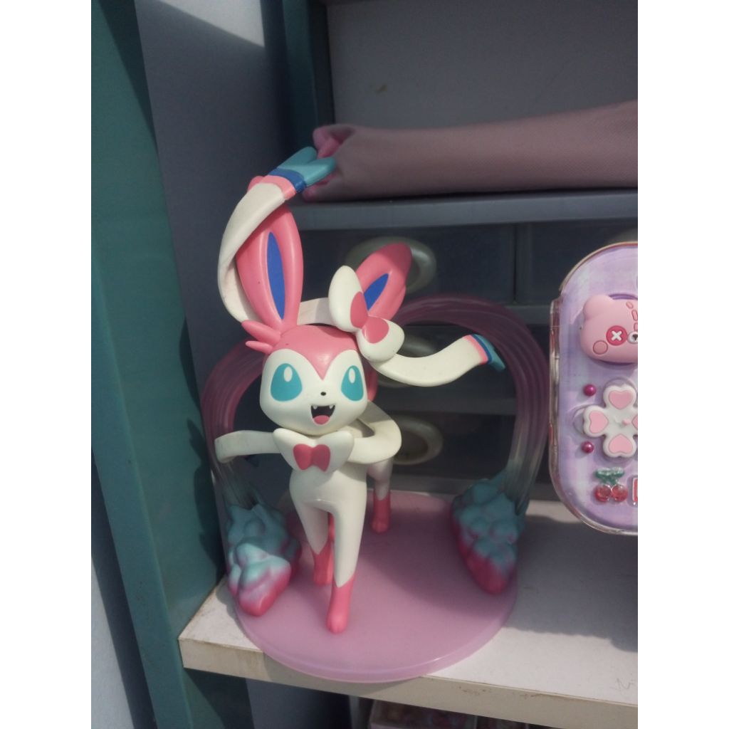 Pokemon Figure Sylveon