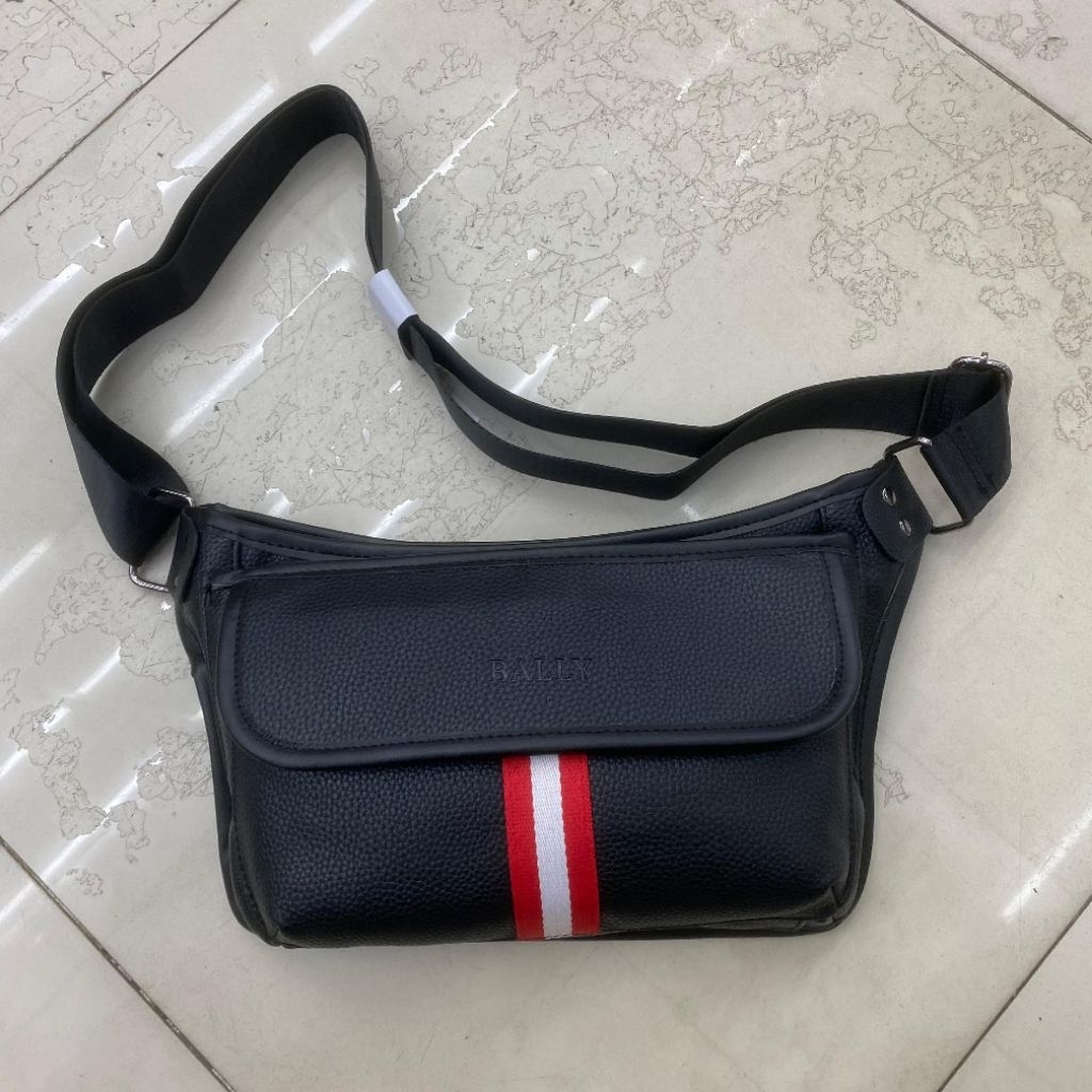 TAS BALLY PRIA KULIT PREMIUM SIZE 35x17CM / WAISTBAG GARIS MERAH PUTIH