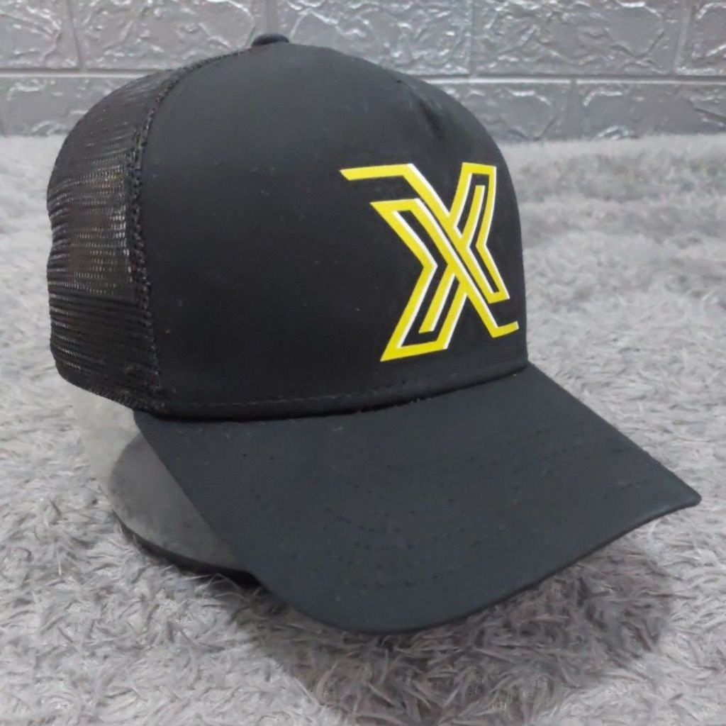 topi jaring Logo X New era