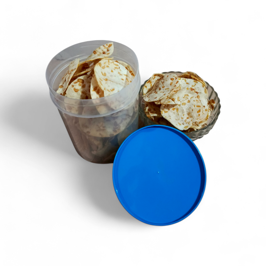 Camilan jajan kripik Tempe Sagu jajanan lebaran kemasan toples