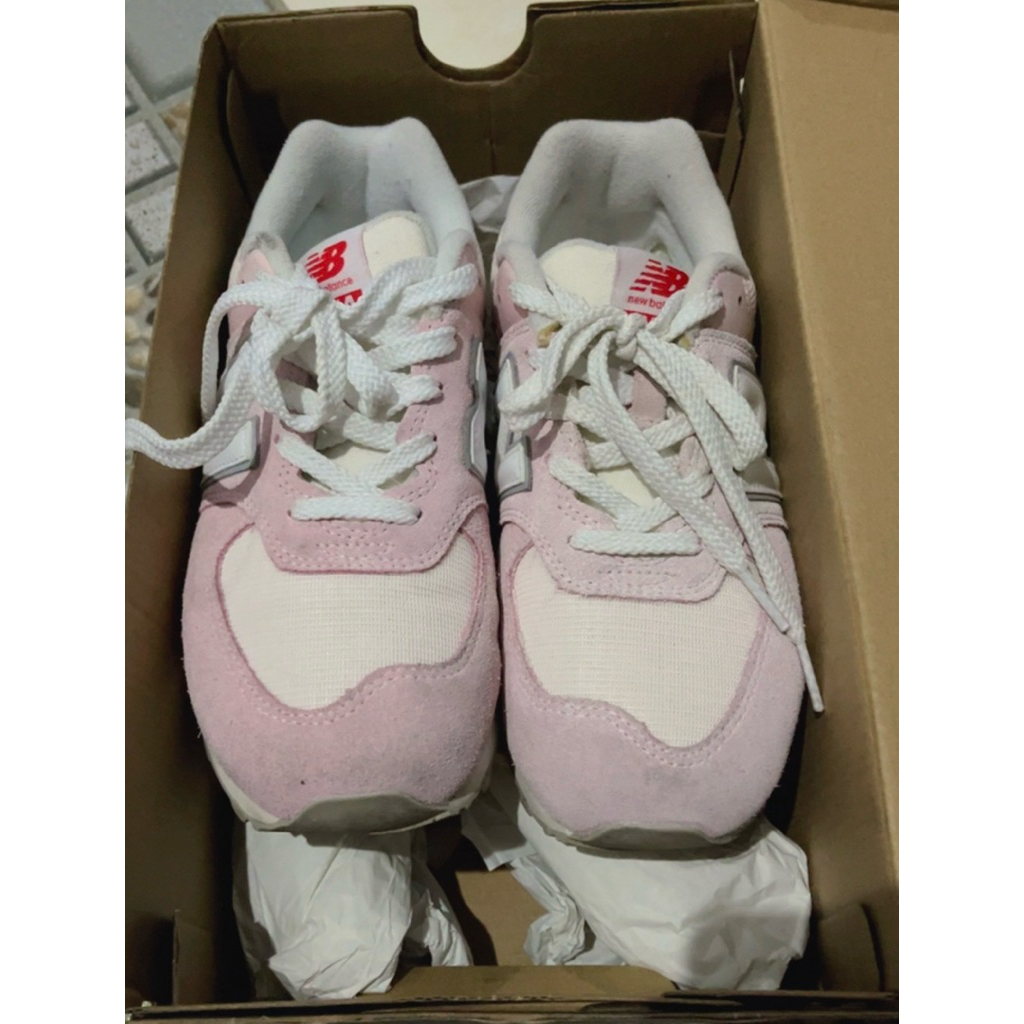 Preloved New Balance 574 Pink size 36